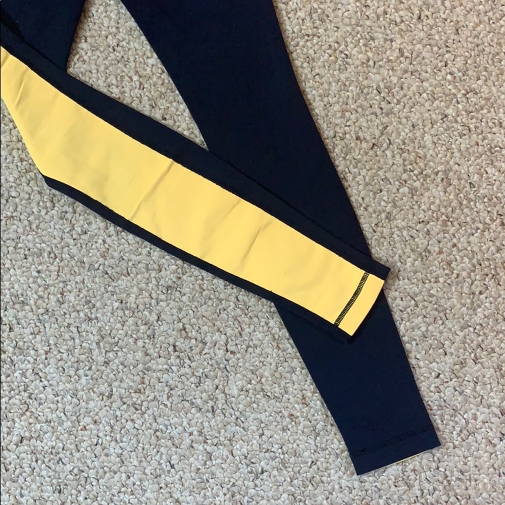 Lululemon Wunder Under Pant - Picture 4 of 13